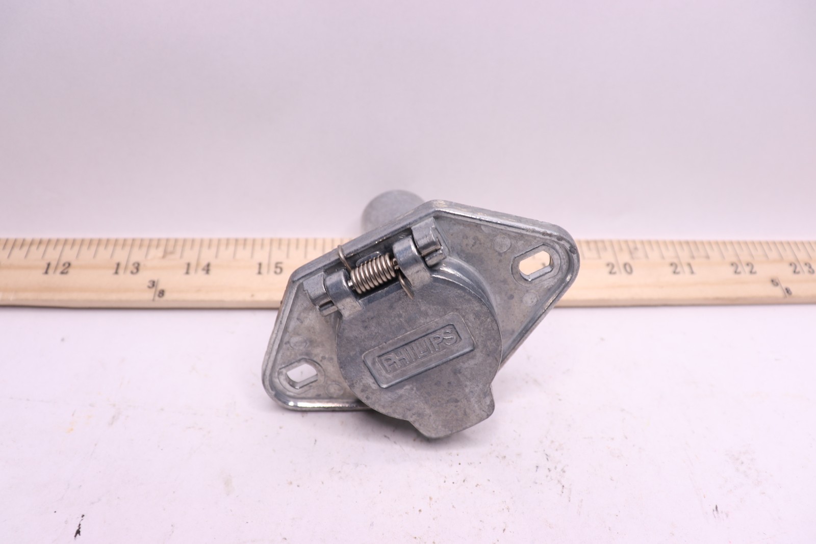 Phillips 6 Pin Connector Zinc Die-Cast 15-600