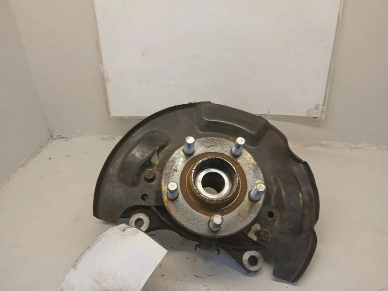 2003 - 2007 Subaru Forester Front Right Passenger Spindle Knuckle OEM