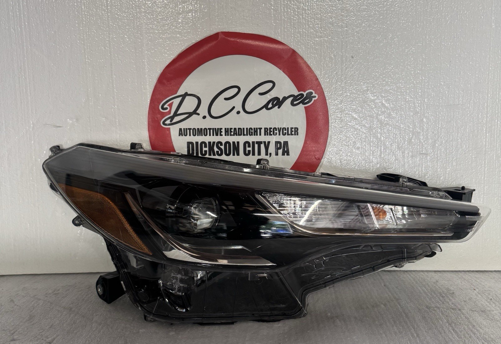 🌟USED🌟DAMAGED🌟2022-2024 Toyota Corolla Cross Right Side LED Headlight 🌟USED🌟DAMAGED🌟2022-2024 Toyota Corolla Cross Right Side LED Headlight
