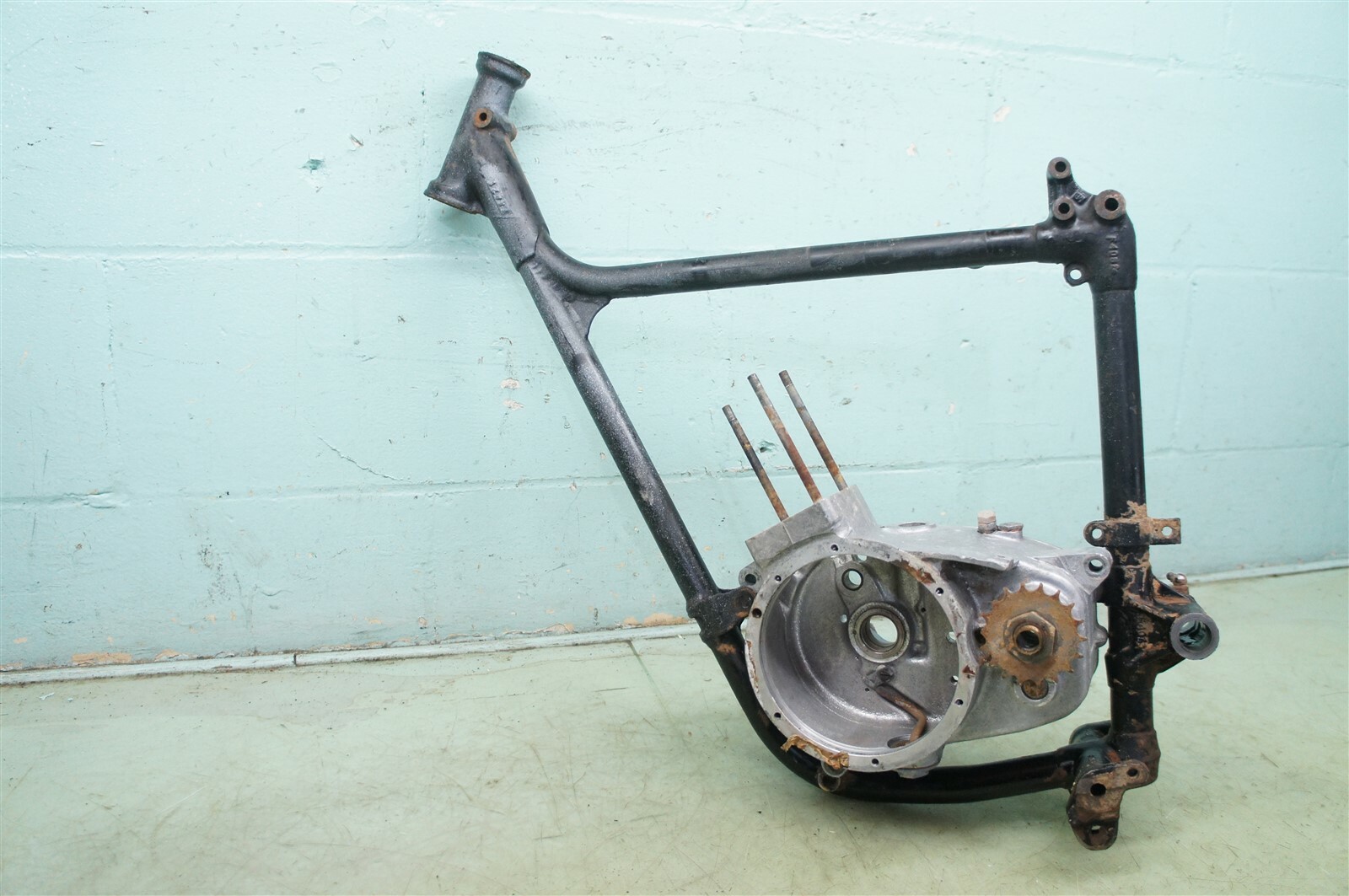 Triumph Cub T20 200 T20R T20S TR20 Trials Sports *2338- FRAME ENGINE CASES 