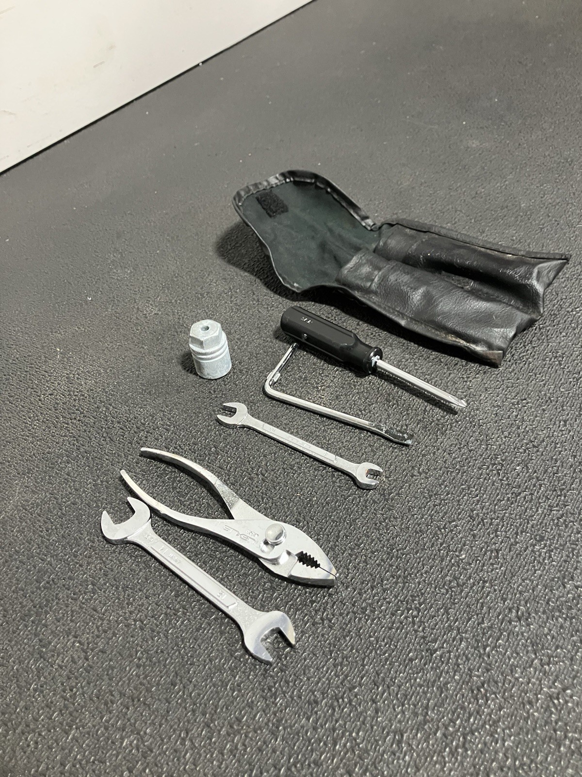 Lexus Sc300 Sc400 Oem Emergency Spare Tool Kit