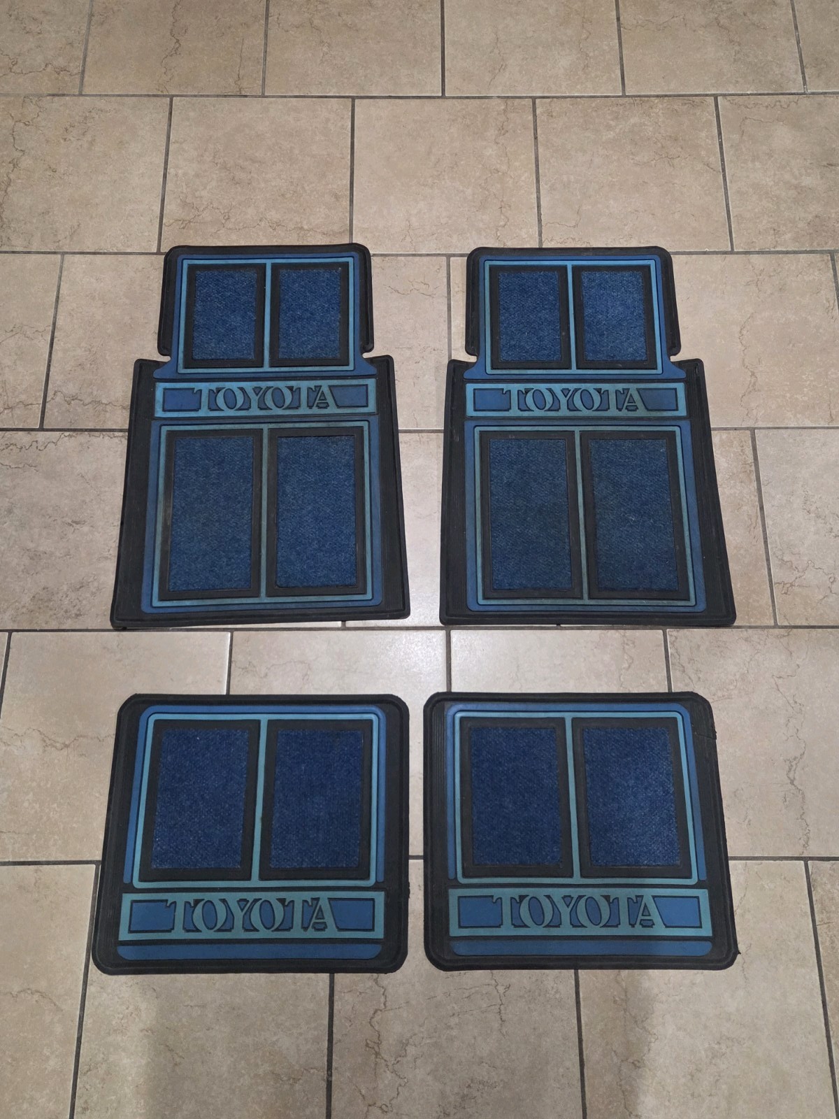 Vintage Blue TOYOTA FLOOR MAT SET