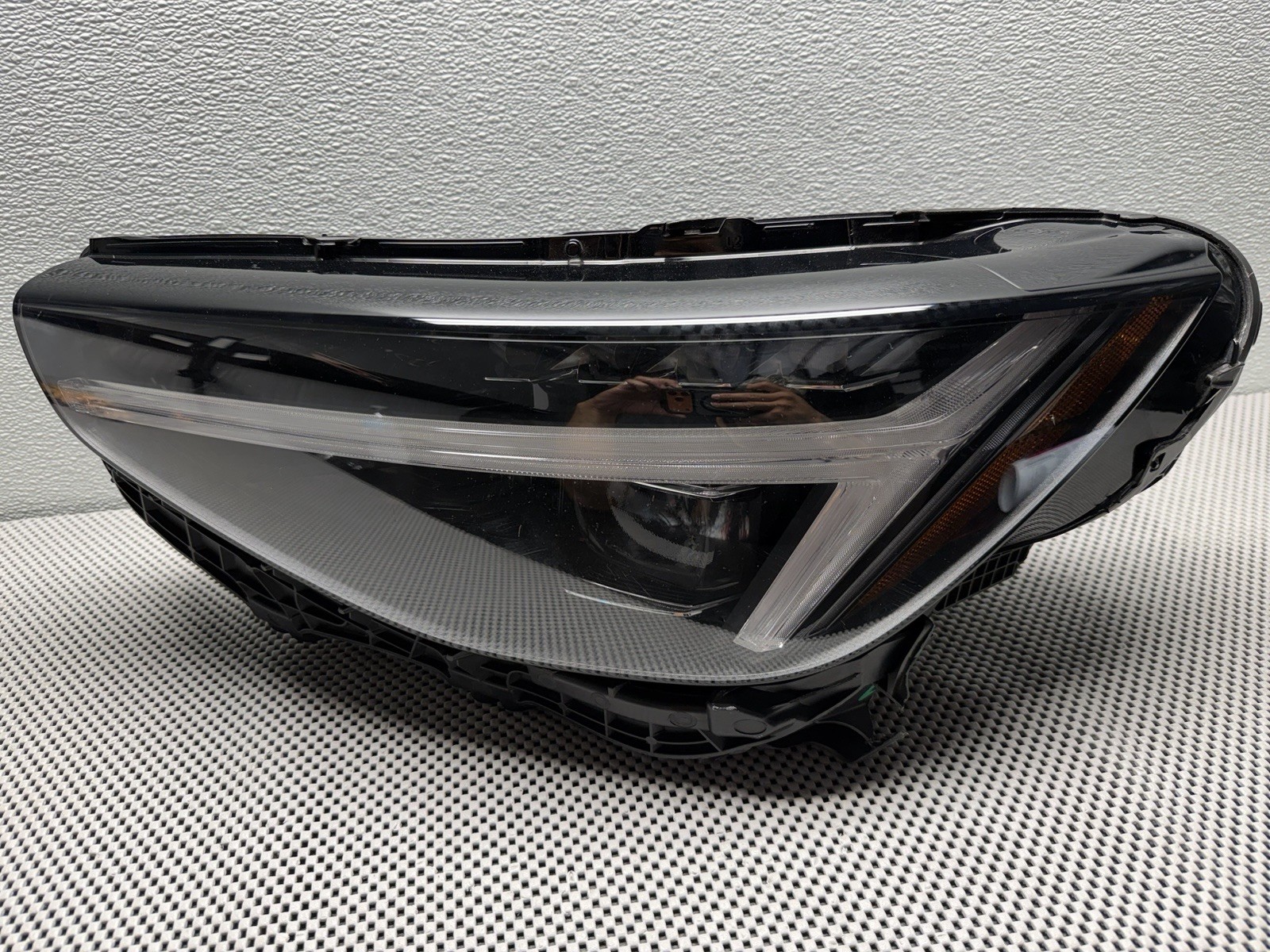 2023 2024 2025 2026 VOLVO XC40 LEFT OEM HEADLIGHT PROJECTOR PIXEL LED 32140401