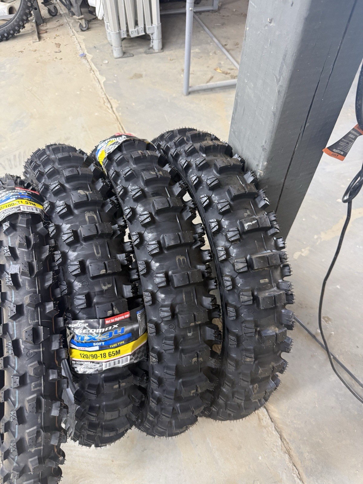 DUNLOP MX34 Tires DUNLOP MX34 Tires