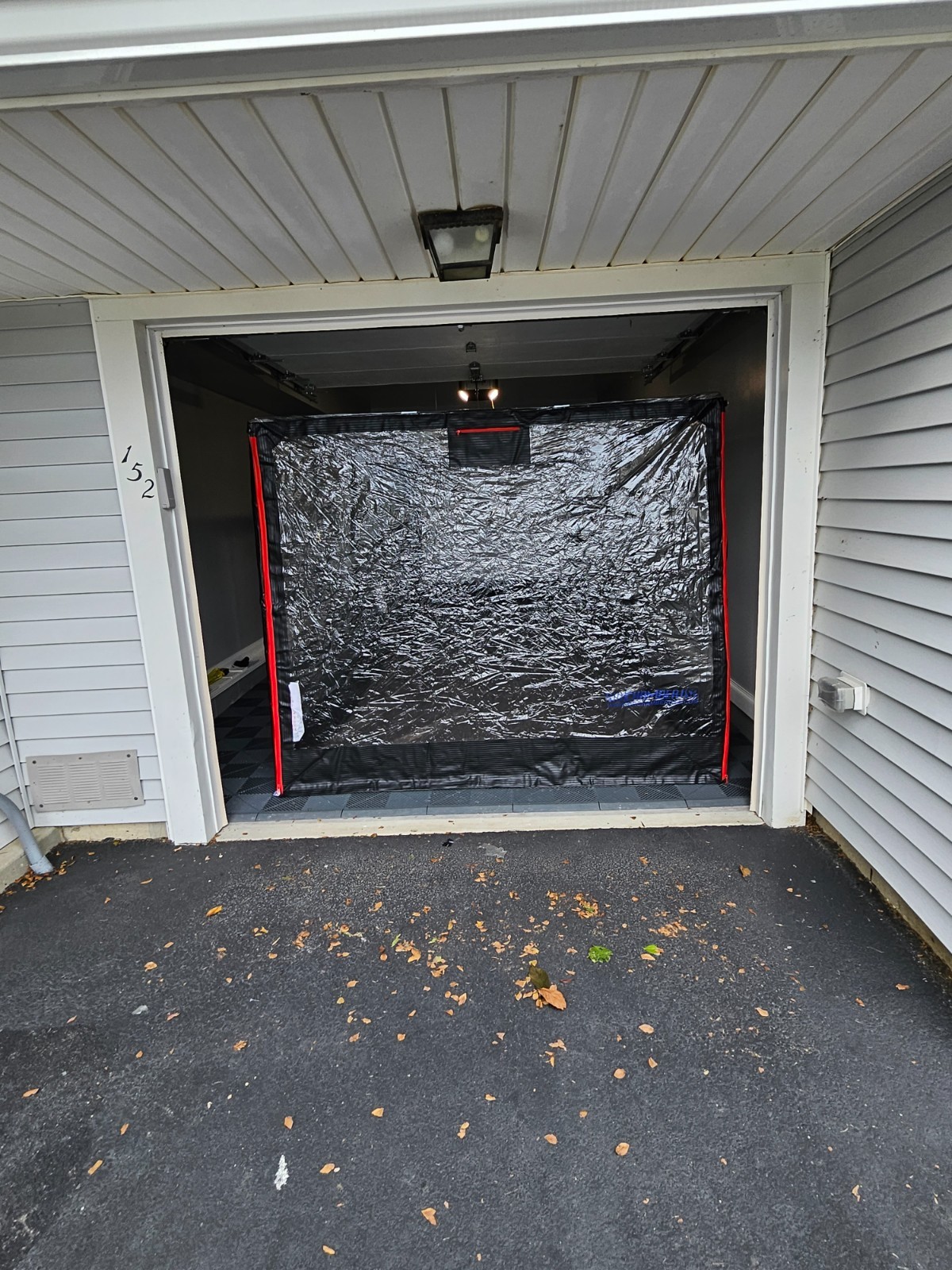 AirChamberUSA-Indoor ShowCase Large  18.7' x 7.22' x 5.91' Never Used-Like New