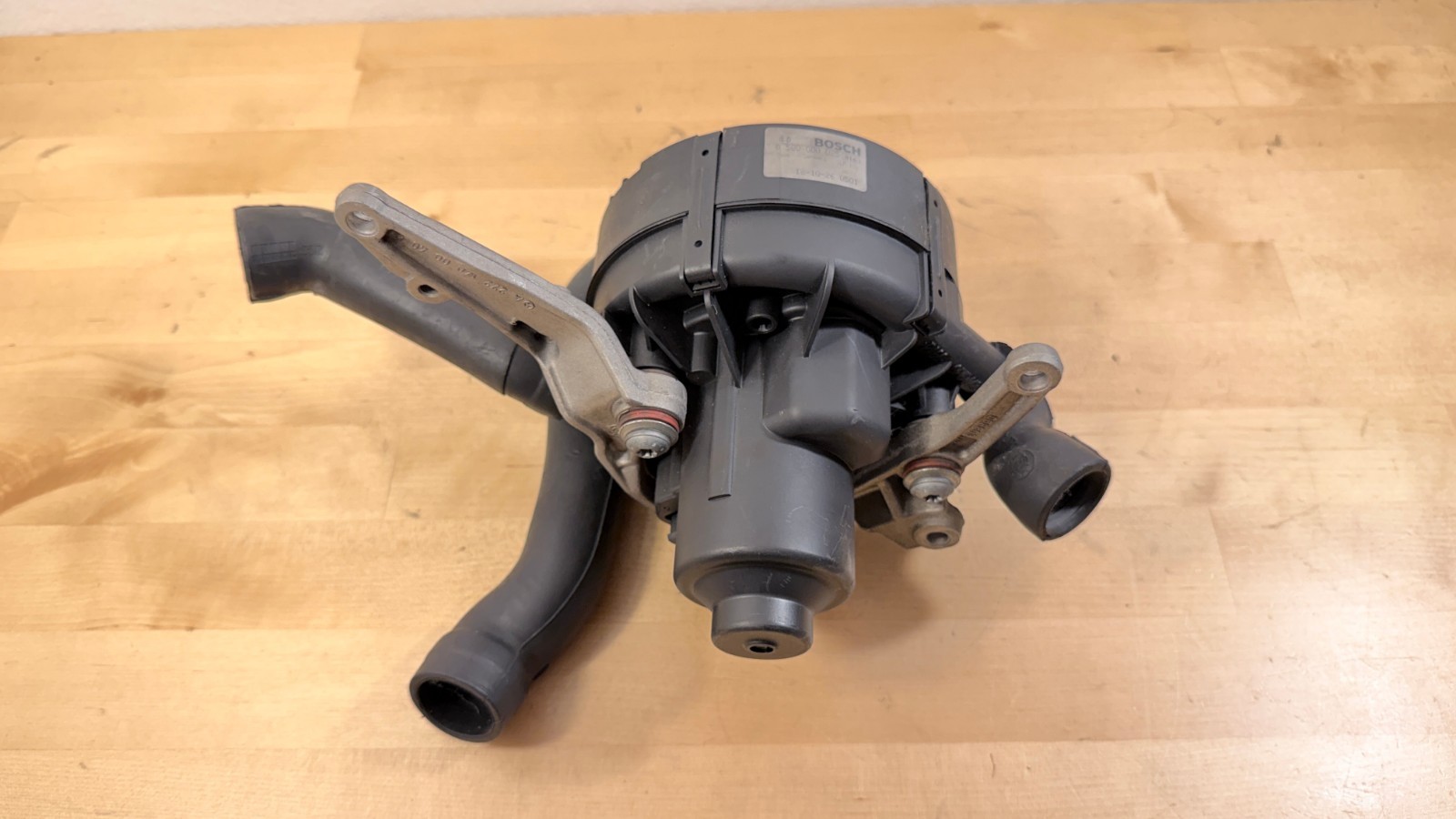 05-12 MERCEDES-BENZ M272 M273 ENGINE SECONDARY AIR SMOG PUMP 0001405185 OEM 05-12 MERCEDES-BENZ M272 M273 ENGINE SECONDARY AIR SMOG PUMP 0001405185 OEM