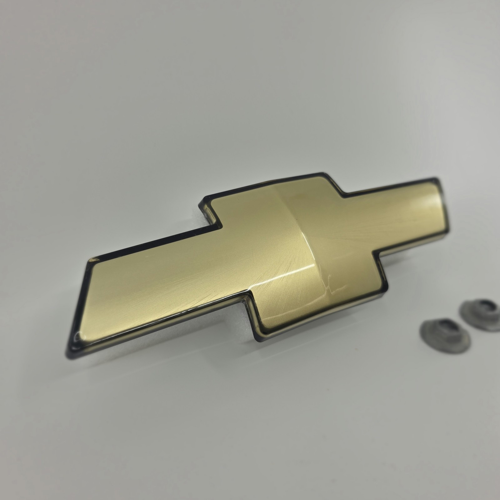 Grille Gold Emblem C/K Series Truck 1994-1998