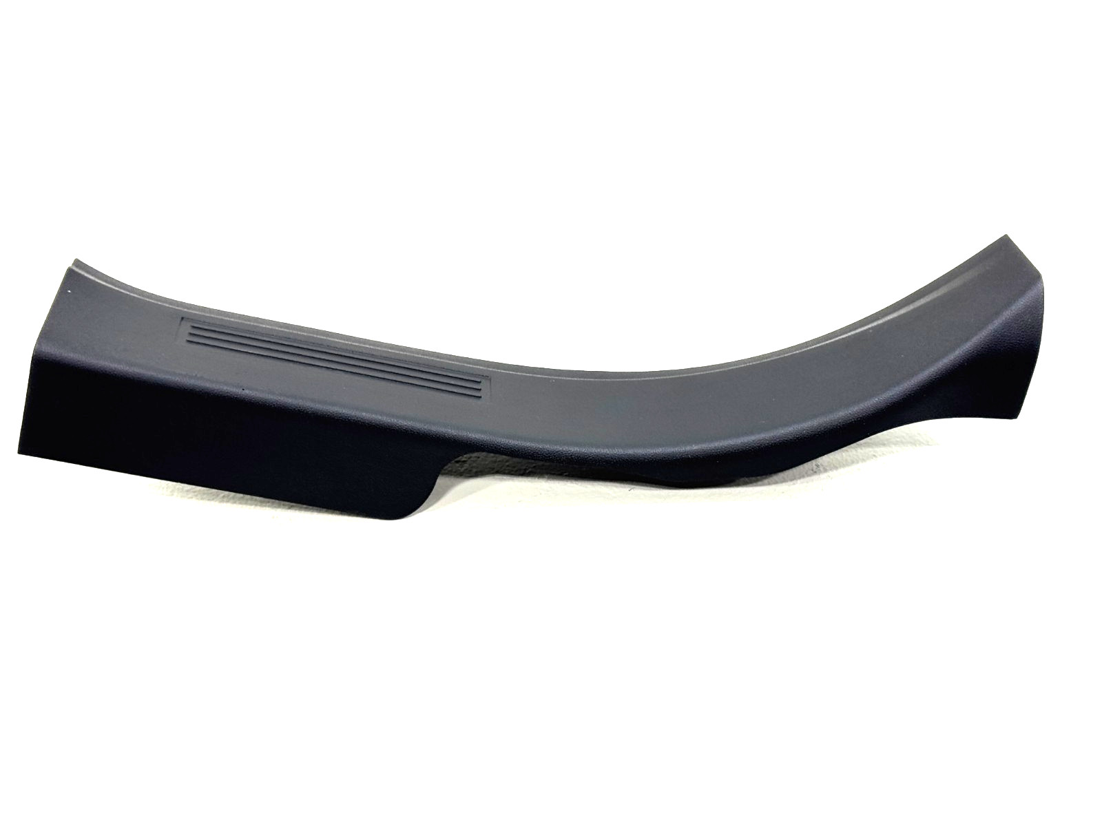 2018–2024 CHEVROLET EQUINOX REAR RIGHT SILL SCUFF PLATE BLACK OEM 84445018