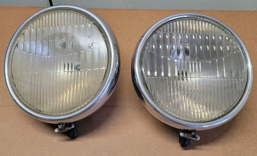 Pair 1928-1931 Ford Model A AA headlamps headlights Twolite Chrome No cracks 