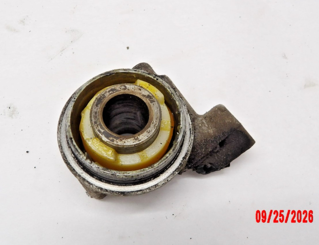 1985 85 Honda Magna VF 700  V45 speedometer drive speedo gear