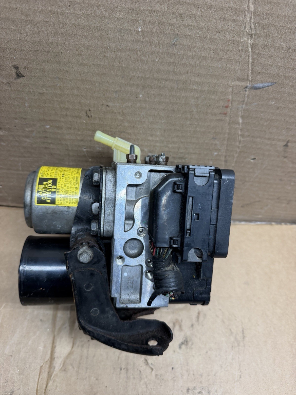 12-17 Toyota Camry Hybrid ABS Brake Pump Booster 47070-33010 OEM NICE