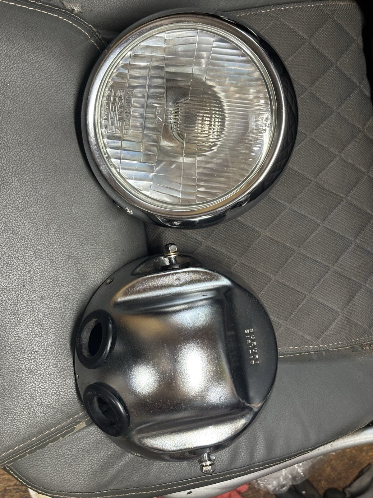 1982 Suzuki GS550L GS550 OEM Headlight Front Headlamp Head Light Lamp/ Bucket