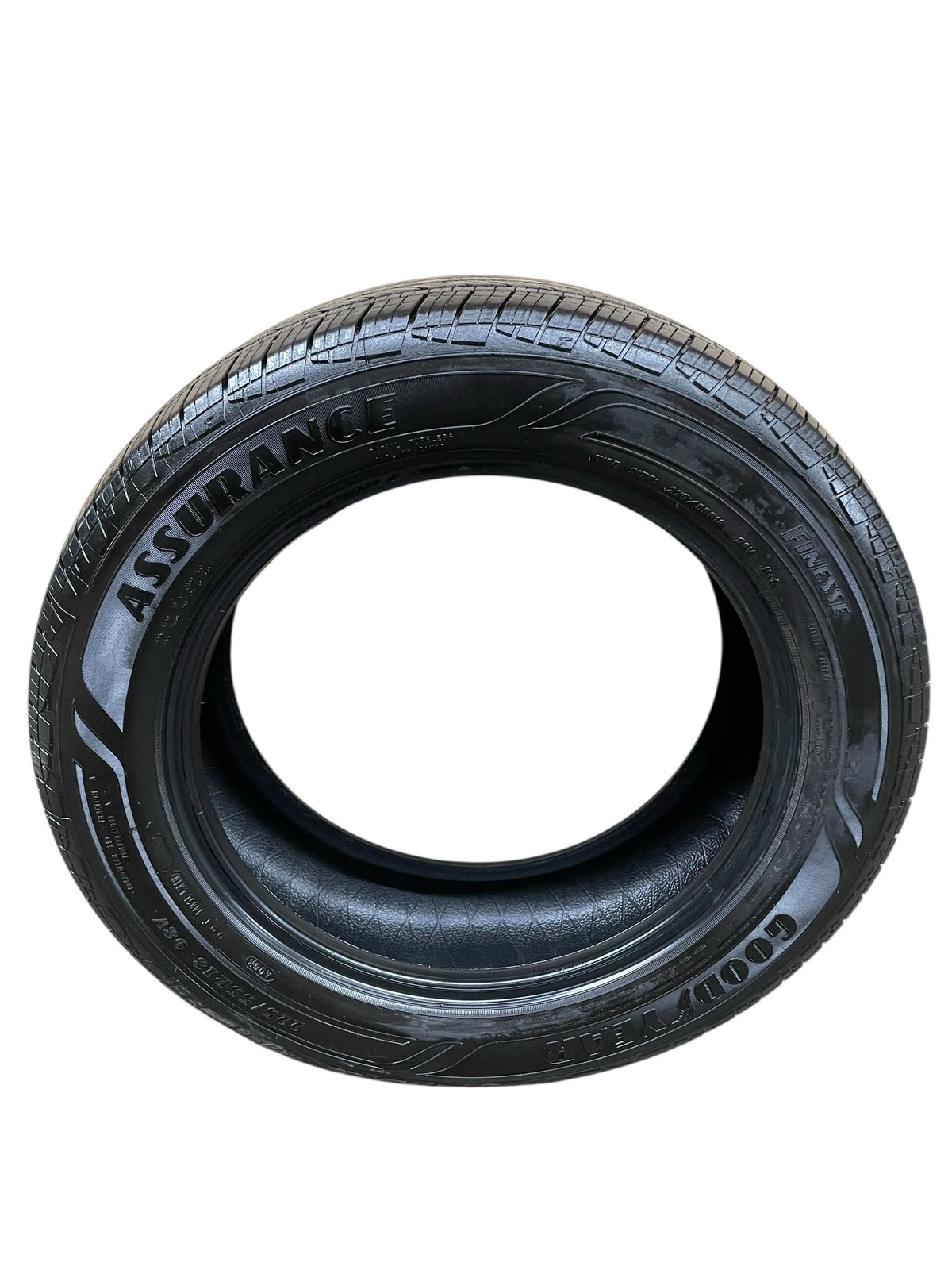 Goodyear Assurance 225/55r18 98v Dot 0725 Tire 8/32nds Oem