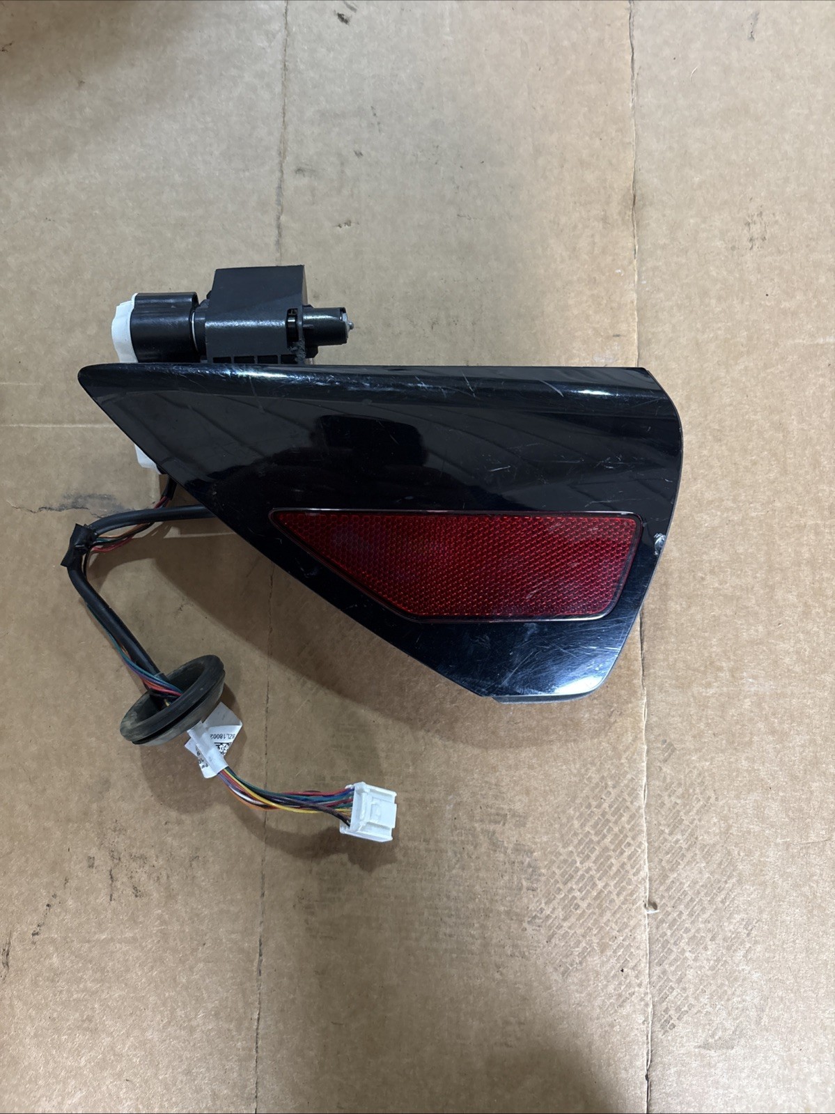 ✅17-21 Tesla Model 3/Y Rear Left Charge Port Door Cover Reflector 1099953-00-E ✅17-21 Tesla Model 3/Y Rear Left Charge Port Door Cover Reflector 1099953-00-E