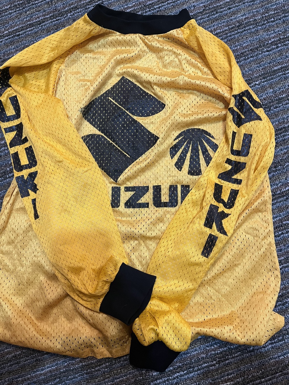 VINTAGE SUZUKI JERSEY (LOC EBAY-B) VINTAGE SUZUKI JERSEY (LOC EBAY-B)