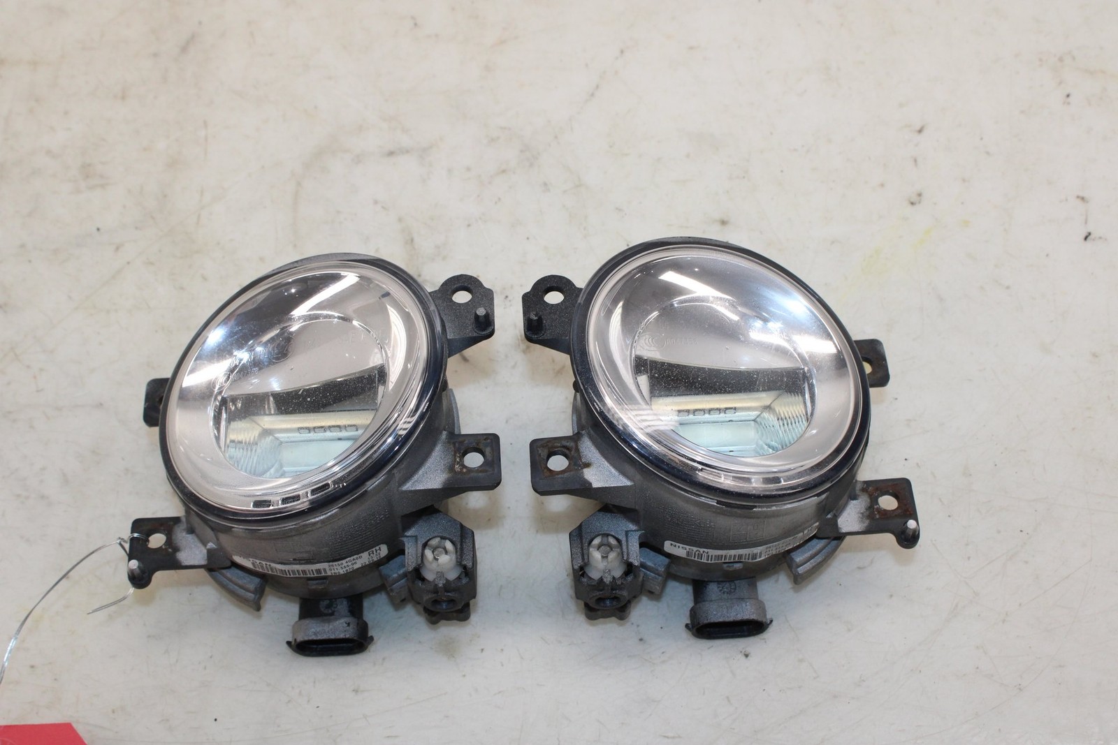2014-2018 Infiniti Q50 Q60 Fog Light Set OEM SS40