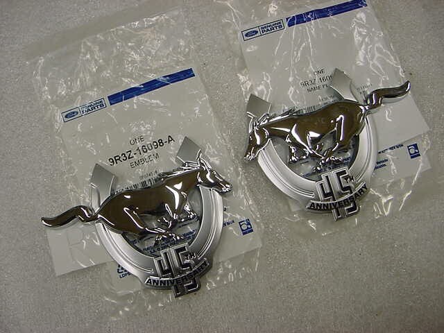 Ford Mustang 2009 45th Anniversary Edition Right/Left Set Fender Emblems NEW OEM