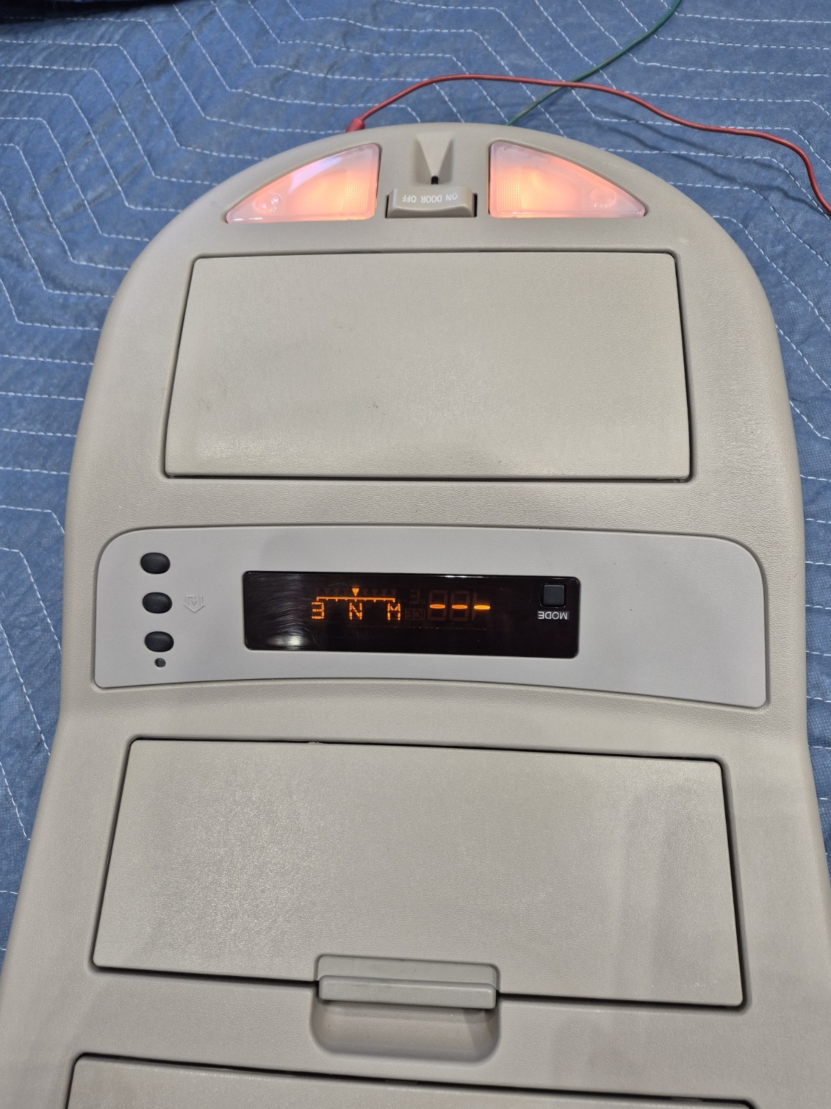2004-2012 Nissan Titan Armada GRAY Overhead Roof Console Dome Light 2004-2012 Nissan Titan Armada GRAY Overhead Roof Console Dome Light