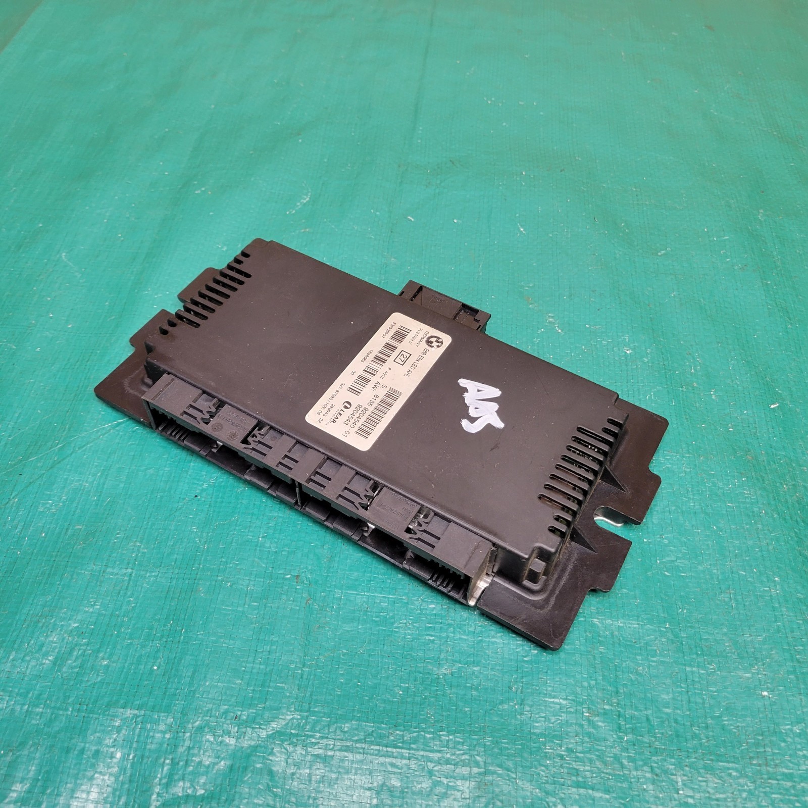 2006-2013 BMW E90 3 Series LCM Lighting Control Module OEM 6135 9204540-01 2006-2013 BMW E90 3 Series LCM Lighting Control Module OEM 6135 9204540-01