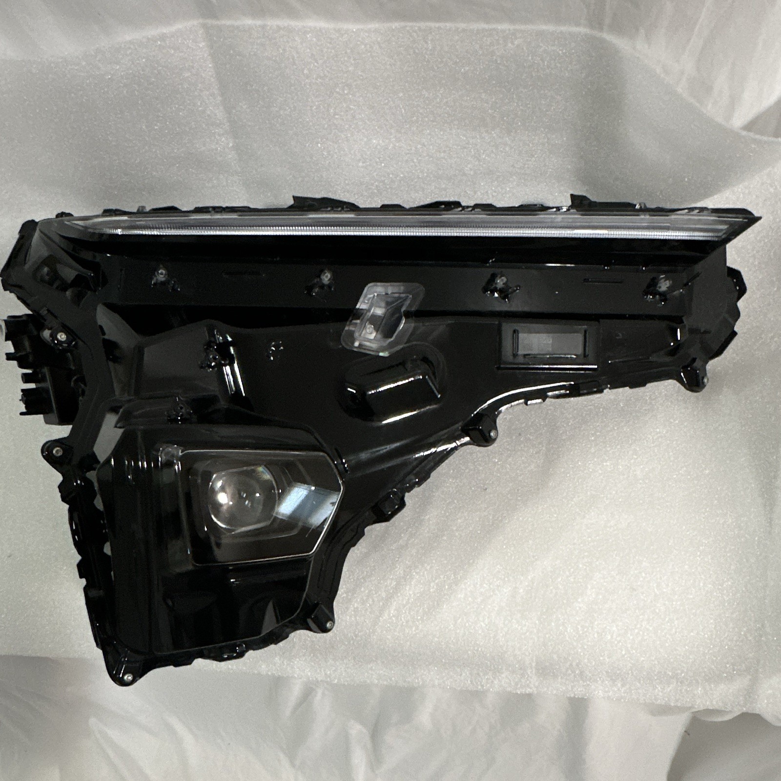 NEW 2025-2026 Toyota Crown Signia Passenger Right Headlight LED OEM 81145-30R70
