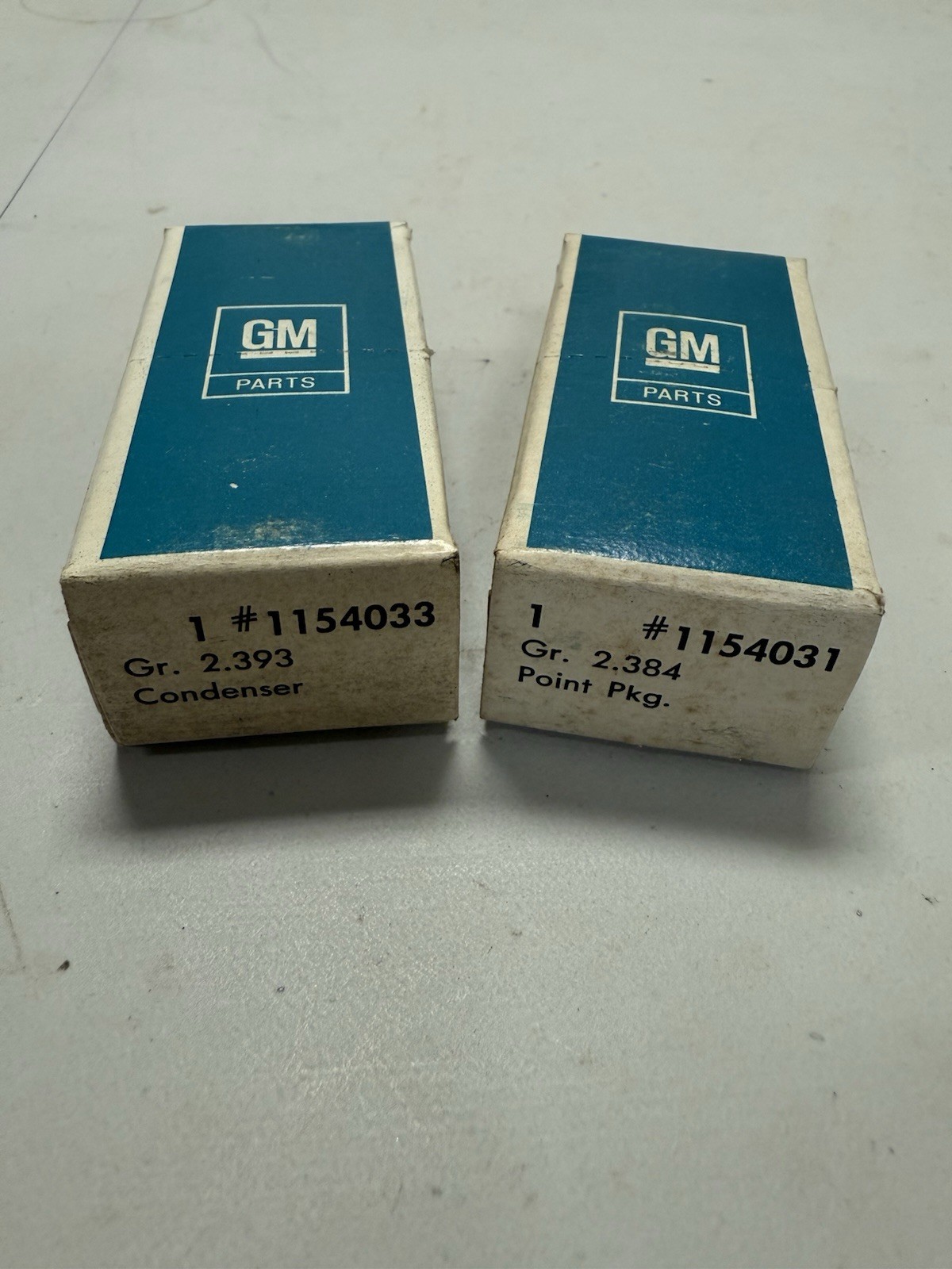 NOS 1962-1972 Buick Chevrolet Olds Pontiac Points & Condenser 1154033 1154031 NOS 1962-1972 Buick Chevrolet Olds Pontiac Points & Condenser 1154033 1154031