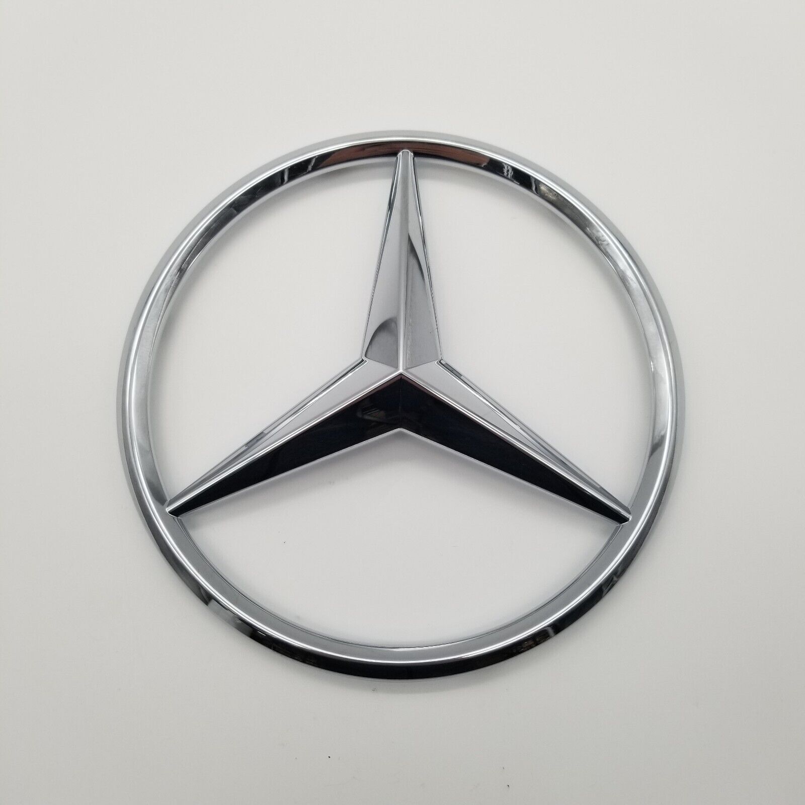 2012-2020 Mercedes-Benz A B C GL GLK ML CLS E SL Class Front Bumper Emblem OEM