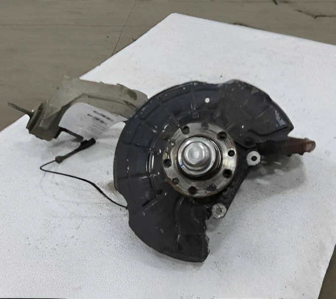 2013-2016 Dodge Dart Rear Right Passenger Spindle Knuckle Stub Axle Assembly Oem