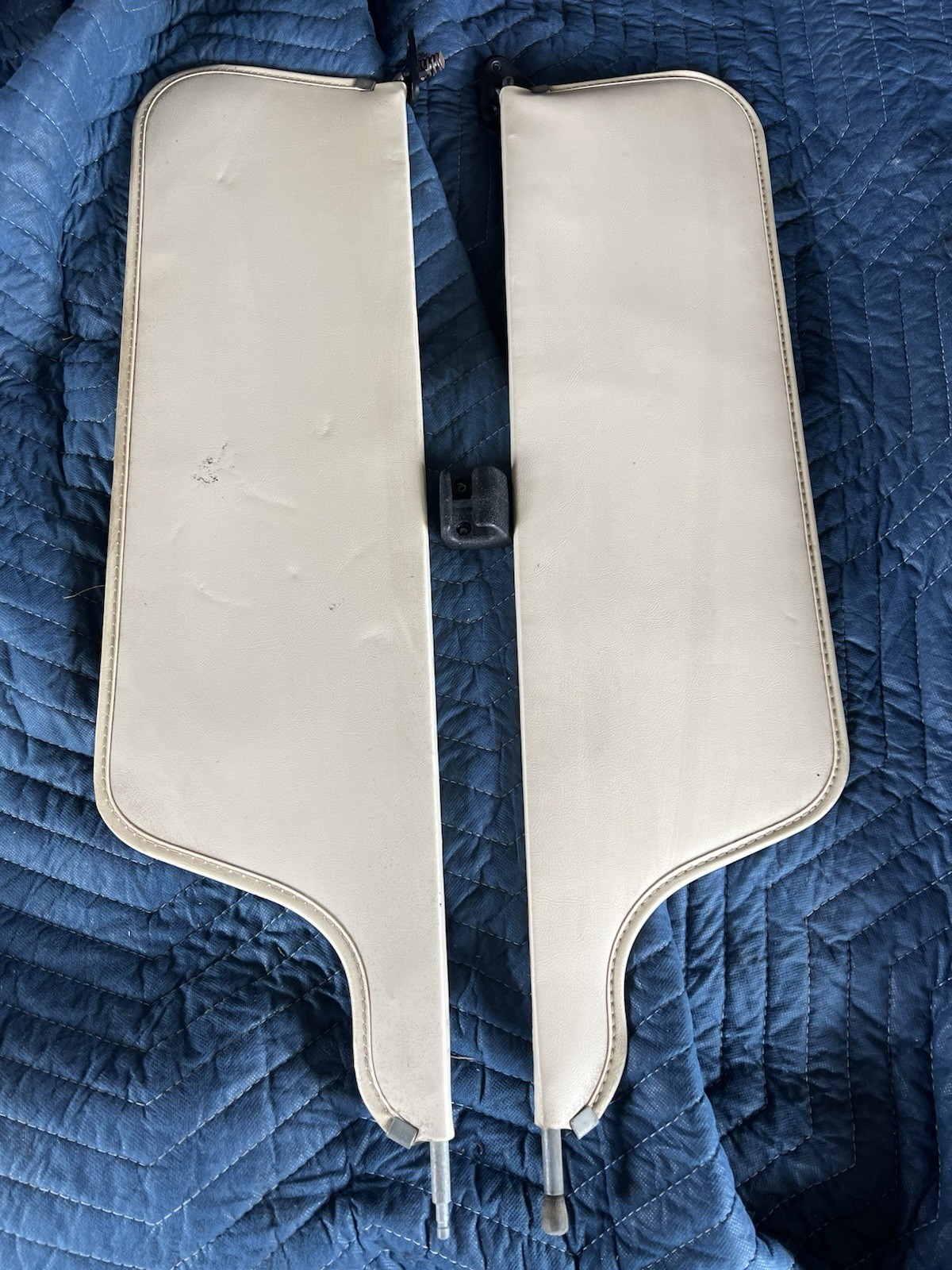 1975-1991 Ford Econoline Van Sun Visor set white cream & retainer holder bracket 1975-1991 Ford Econoline Van Sun Visor set white cream & retainer holder bracket