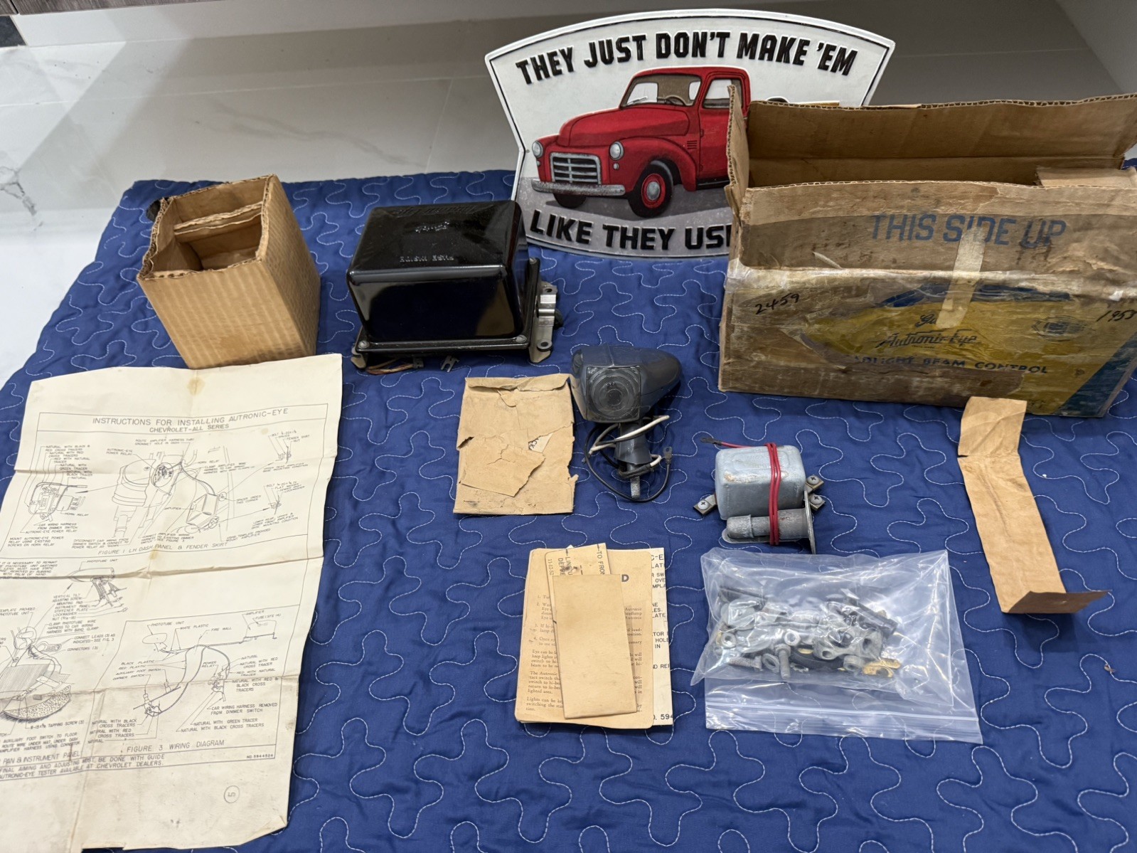 Nos Guide Autronic Eye for Chevy 1953-1954 (NOS - New Old Stock) Nos Guide Autronic Eye for Chevy 1953-1954 (NOS - New Old Stock)
