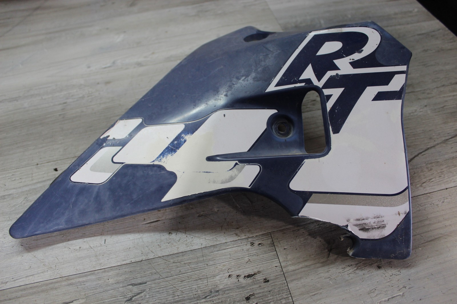 1997 Yamaha Rt100 Right Front Side Fairing Cowl Fairing Cover BROKEN