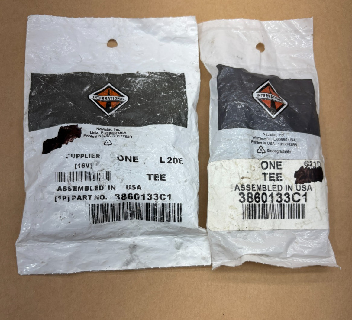 Lot of 2x International 3860133C1 Replacement Air Brake Line Heater Hose Tee