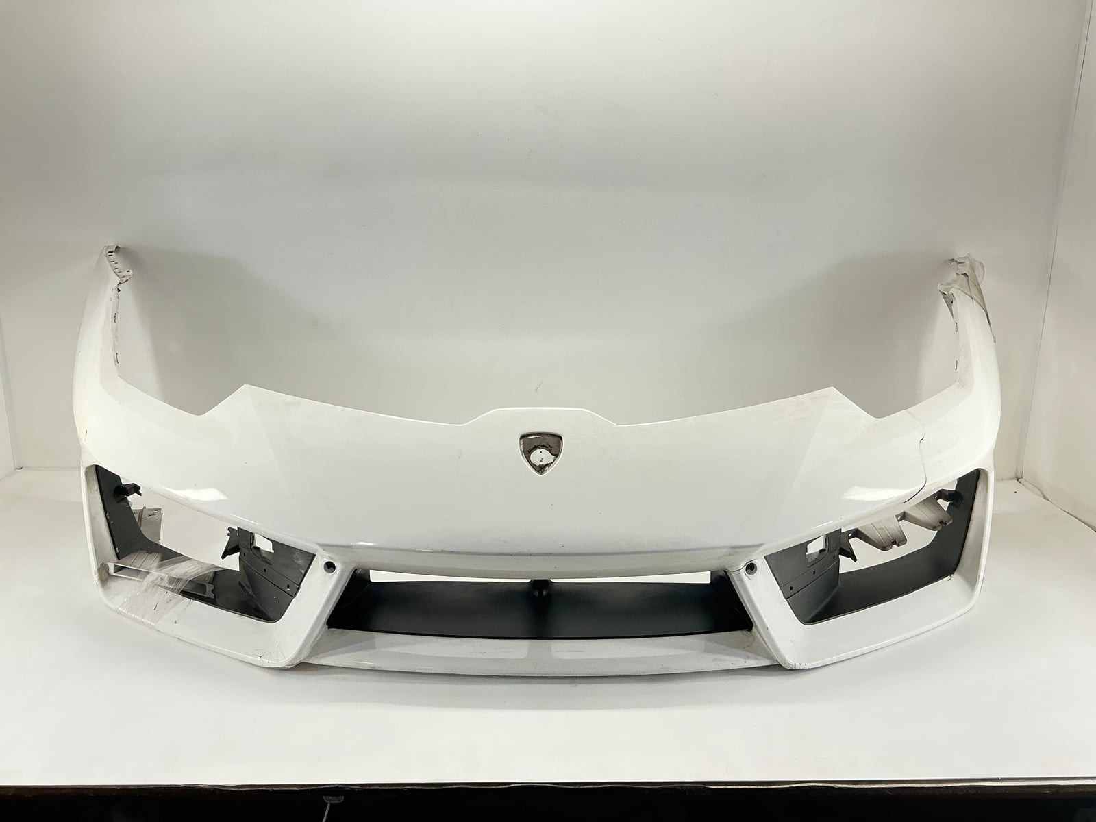 Lamborghini Huracan LP580 LP610 Front Bumper Cover OEM Lamborghini Huracan LP580 LP610 Front Bumper Cover OEM