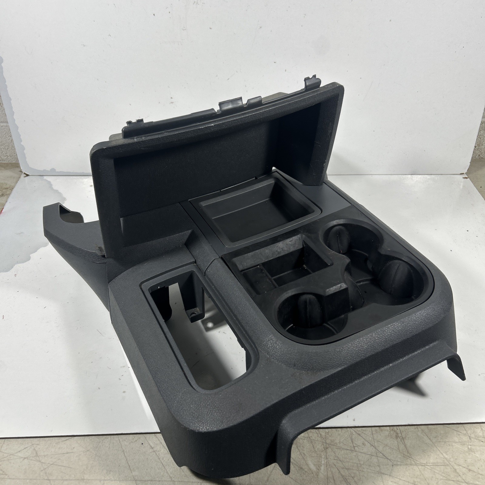 06-08 Ram Floor Console Cup Holder 1500 2500 3500 Gray Dodge Ram 06-08 Ram Floor Console Cup Holder 1500 2500 3500 Gray Dodge Ram