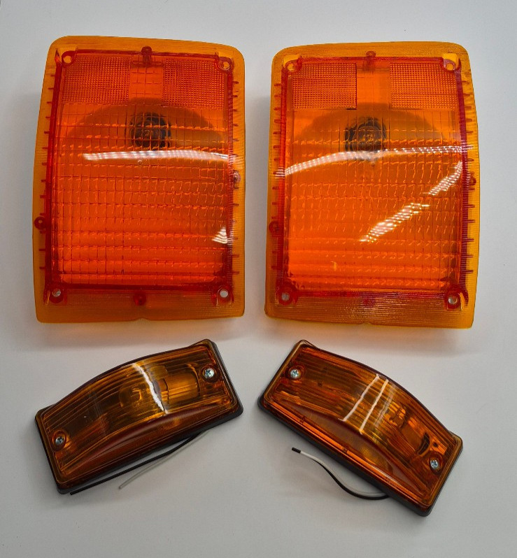 International 4700 Turn Signal Lights Blinker Markers  x4