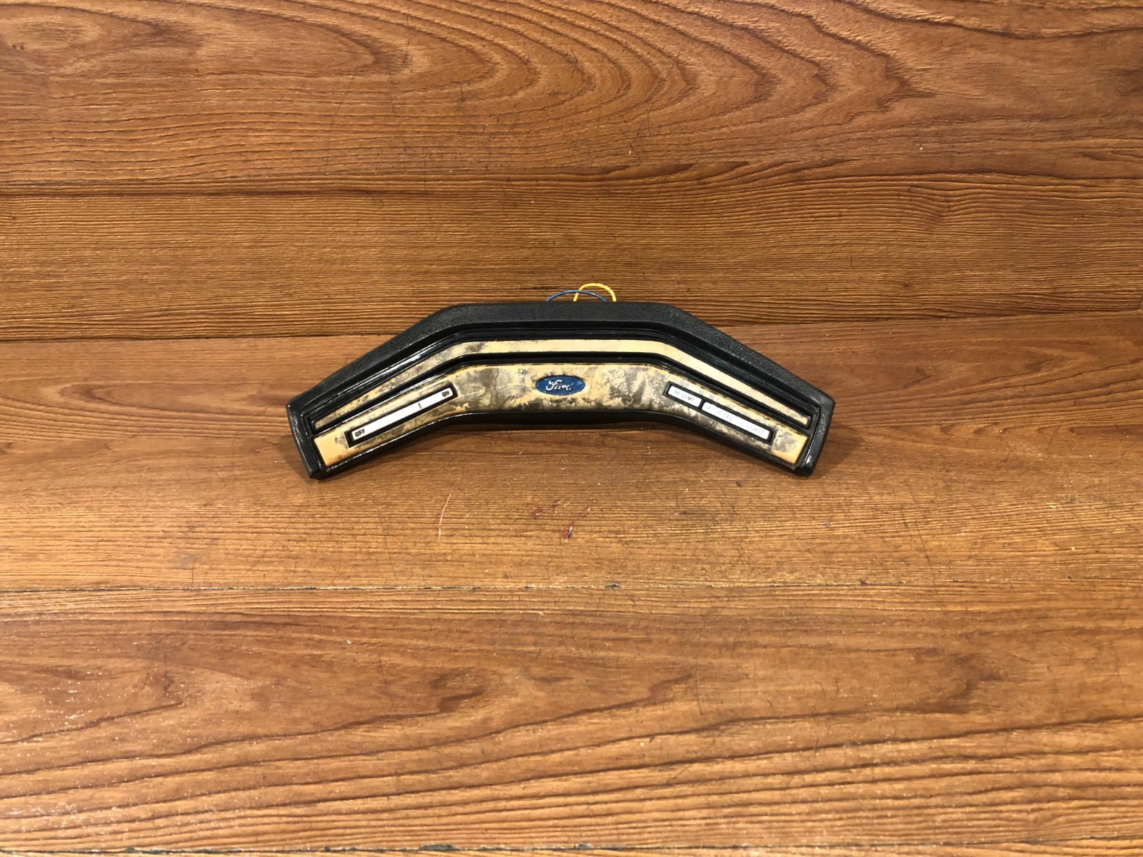78-86 FORD F150 F250 TRUCK BRONCO WOODGRAIN STEERING WHEEL CRUISE HORN PAD OEM 2 78-86 FORD F150 F250 TRUCK BRONCO WOODGRAIN STEERING WHEEL CRUISE HORN PAD OEM 2