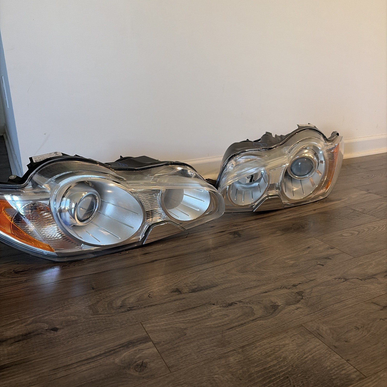 LEFT RIGHT HEADLIGHT XENON HEADLIGHTS COMPLETE SET JAGUAR XF XFR OEM (2009-2011)