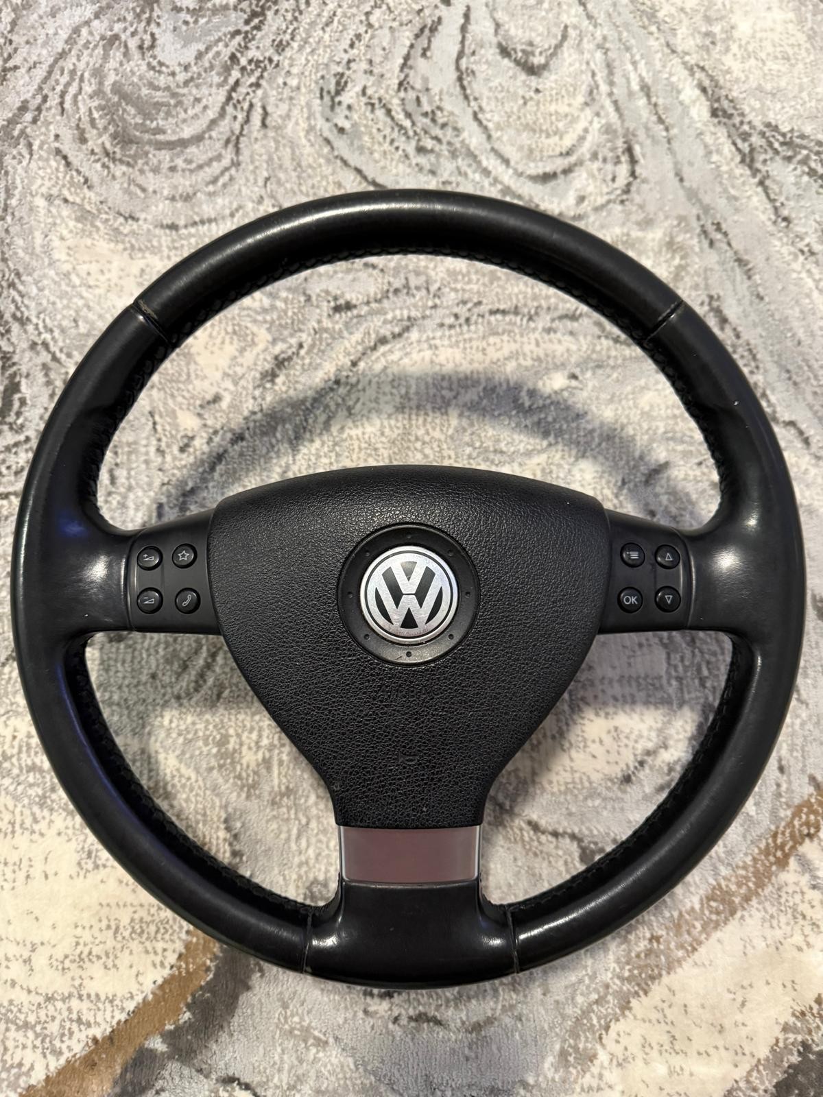 2009-2011 VW TIGUAN Leather Steering Wheel w/Buttons 1Q0419091AG