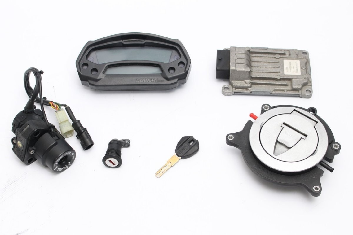 DUCATI Monster M1100S Genuine Meter Cluster Fuel tank Ignition Key Set
