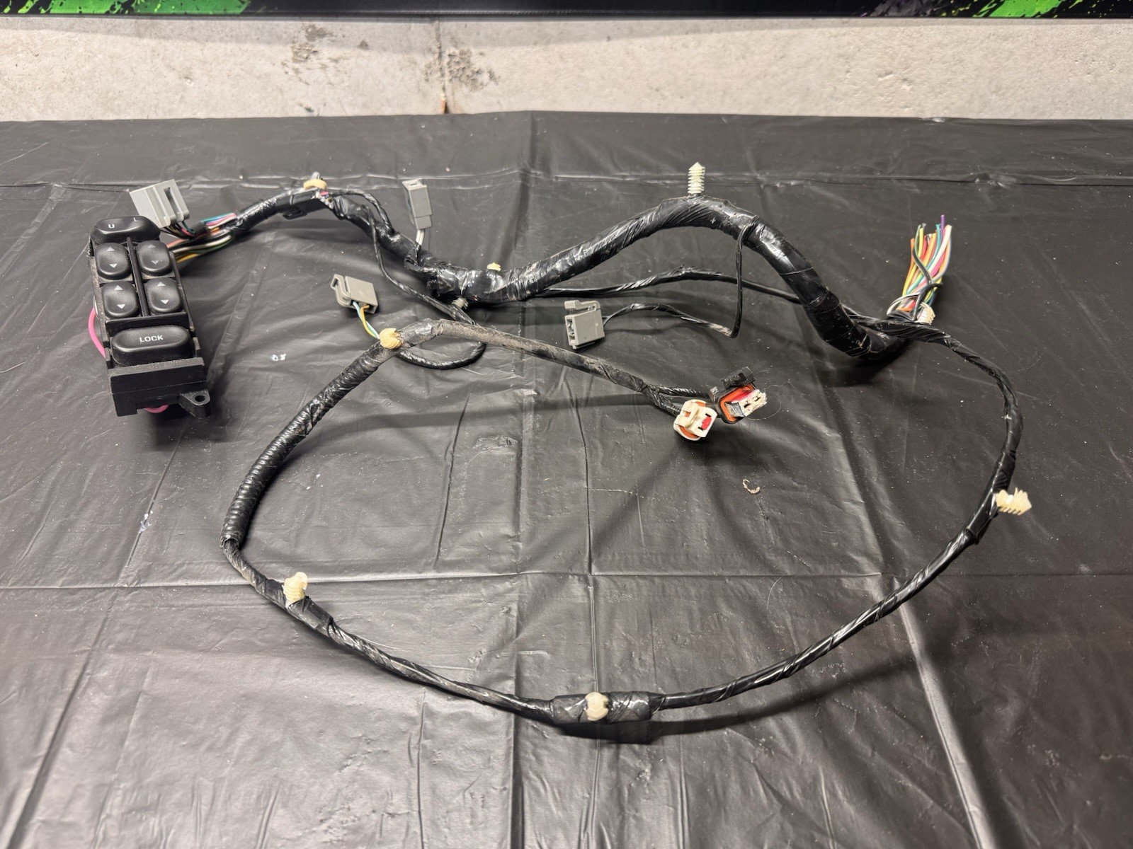  99-04 Ford Mustang Convertible Top Switch Driver Side w/ Wiring Harness OEM