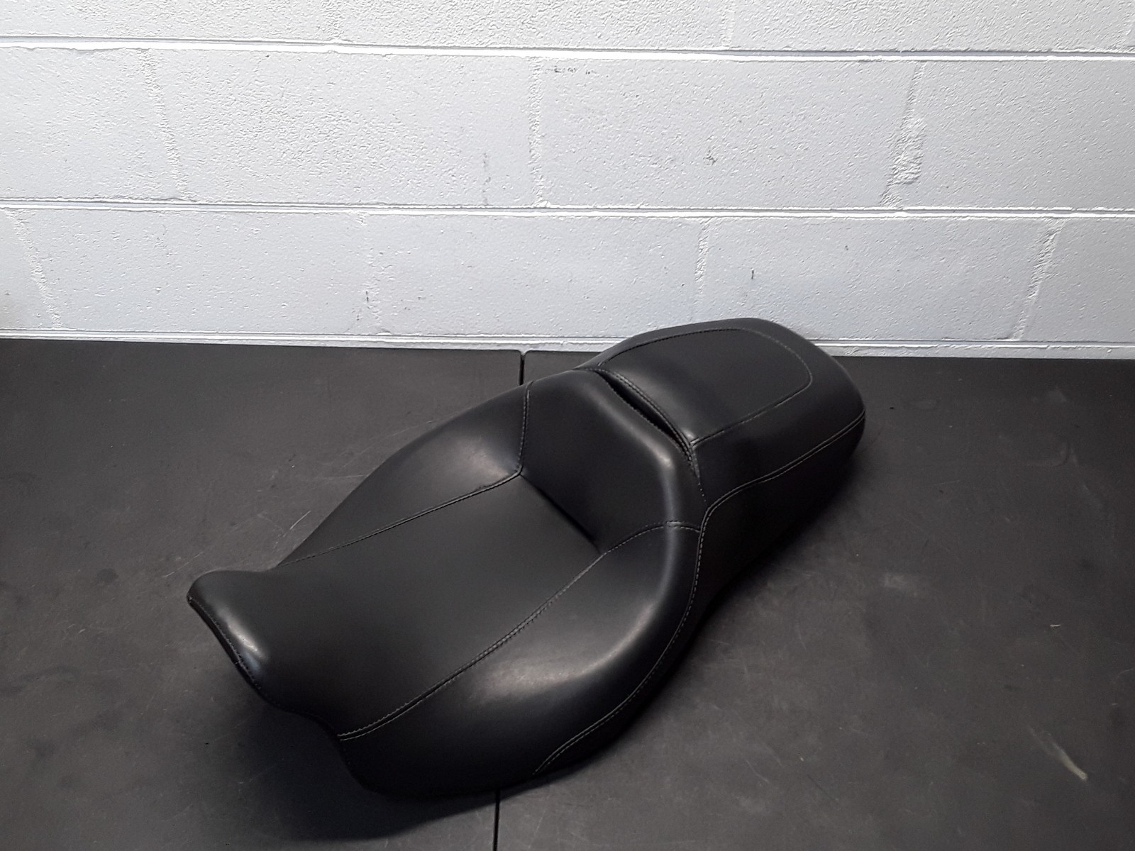 13-23 Harley Davidson Streetglide Touring Black Leather Seat OEM 13-23 Harley Davidson Streetglide Touring Black Leather Seat OEM