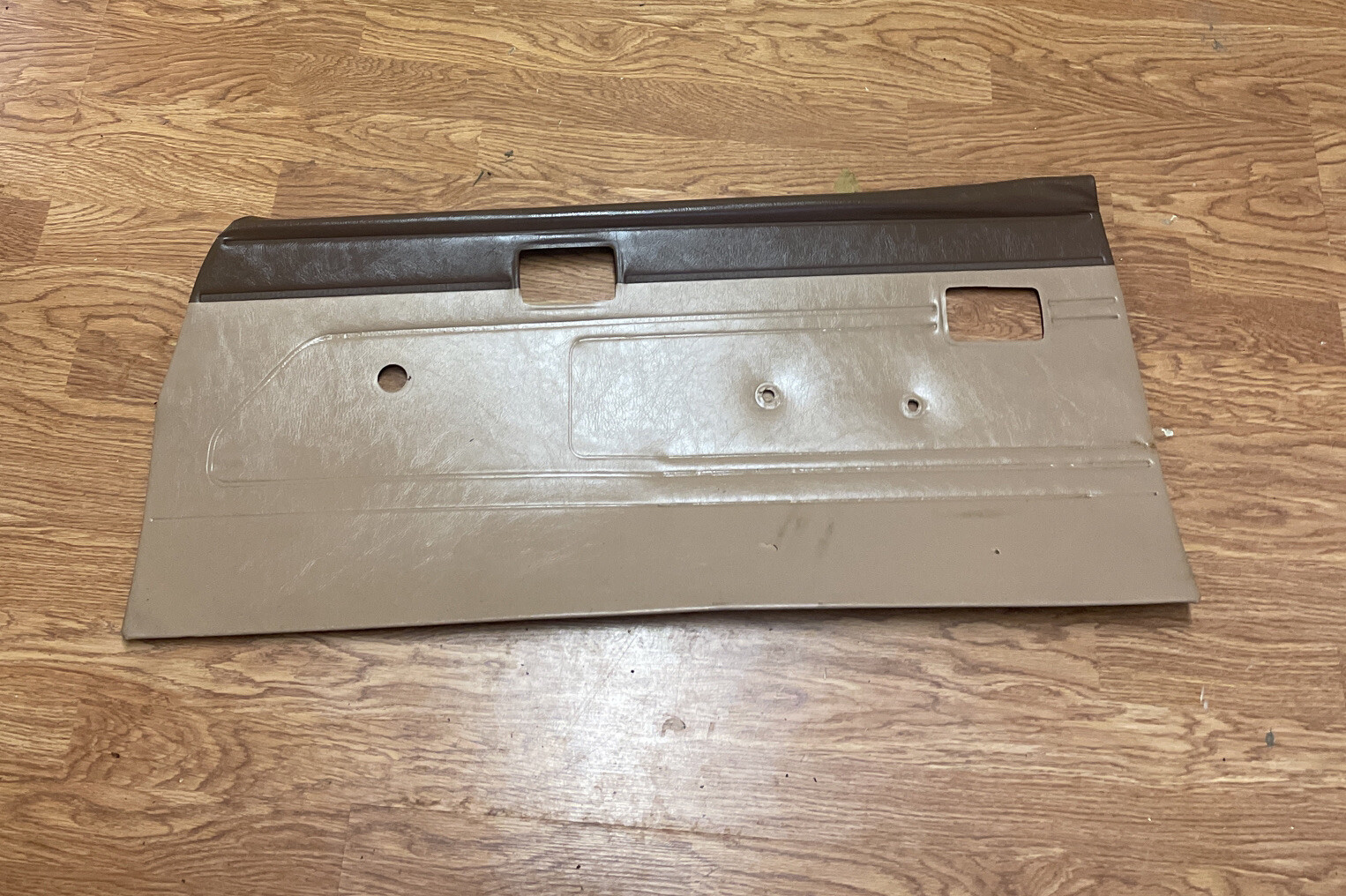 1984-1989 Toyota 4Runner Door Panel RH TAN OEM RARE Door Card 4 Runner 1984-1989 Toyota 4Runner Door Panel RH TAN OEM RARE Door Card 4 Runner