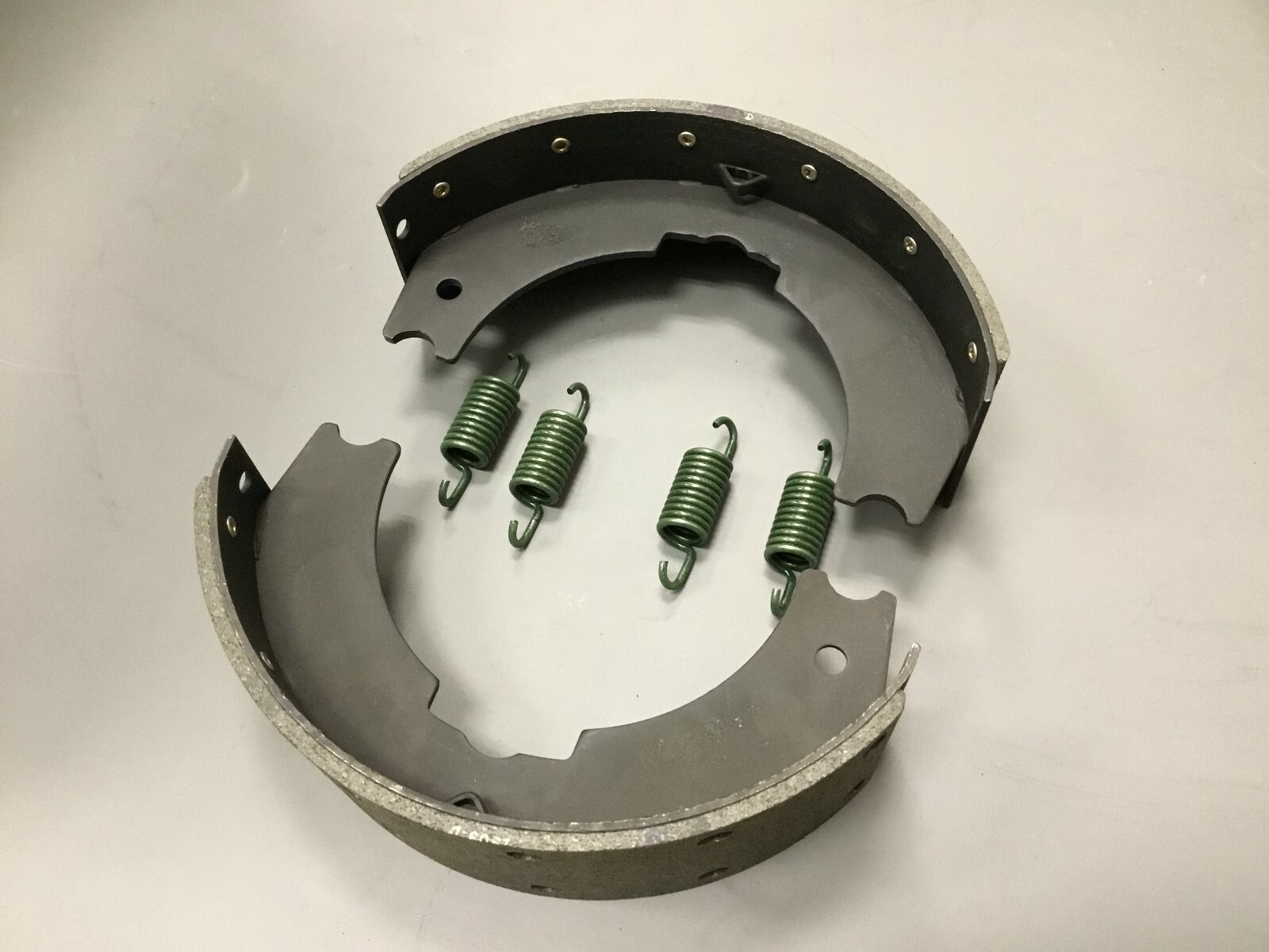  3722-C-497, 3722G501 Parking Brake Shoes & spring kit 10\