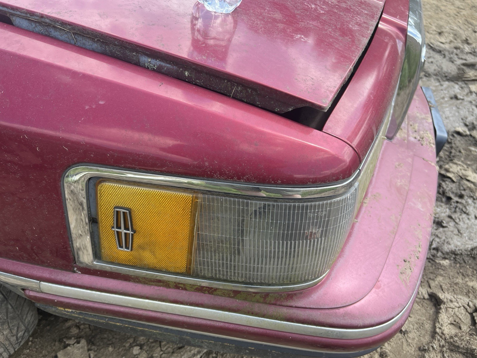 1990-1994 LINCOLN TOWNCAR CORNER/TURN-PARKING LIGHT ASSEMBLY UNIT PASS. SIDE RH 1990-1994 LINCOLN TOWNCAR CORNER/TURN-PARKING LIGHT ASSEMBLY UNIT PASS. SIDE RH