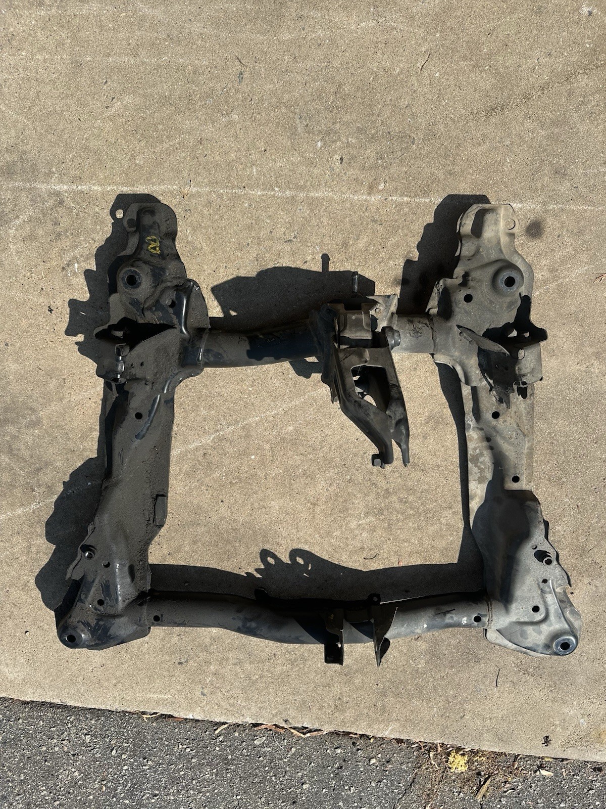 2002-2004 Acura RSX M/T  Front Subframe Engine Cradle Cross K Membe OEM