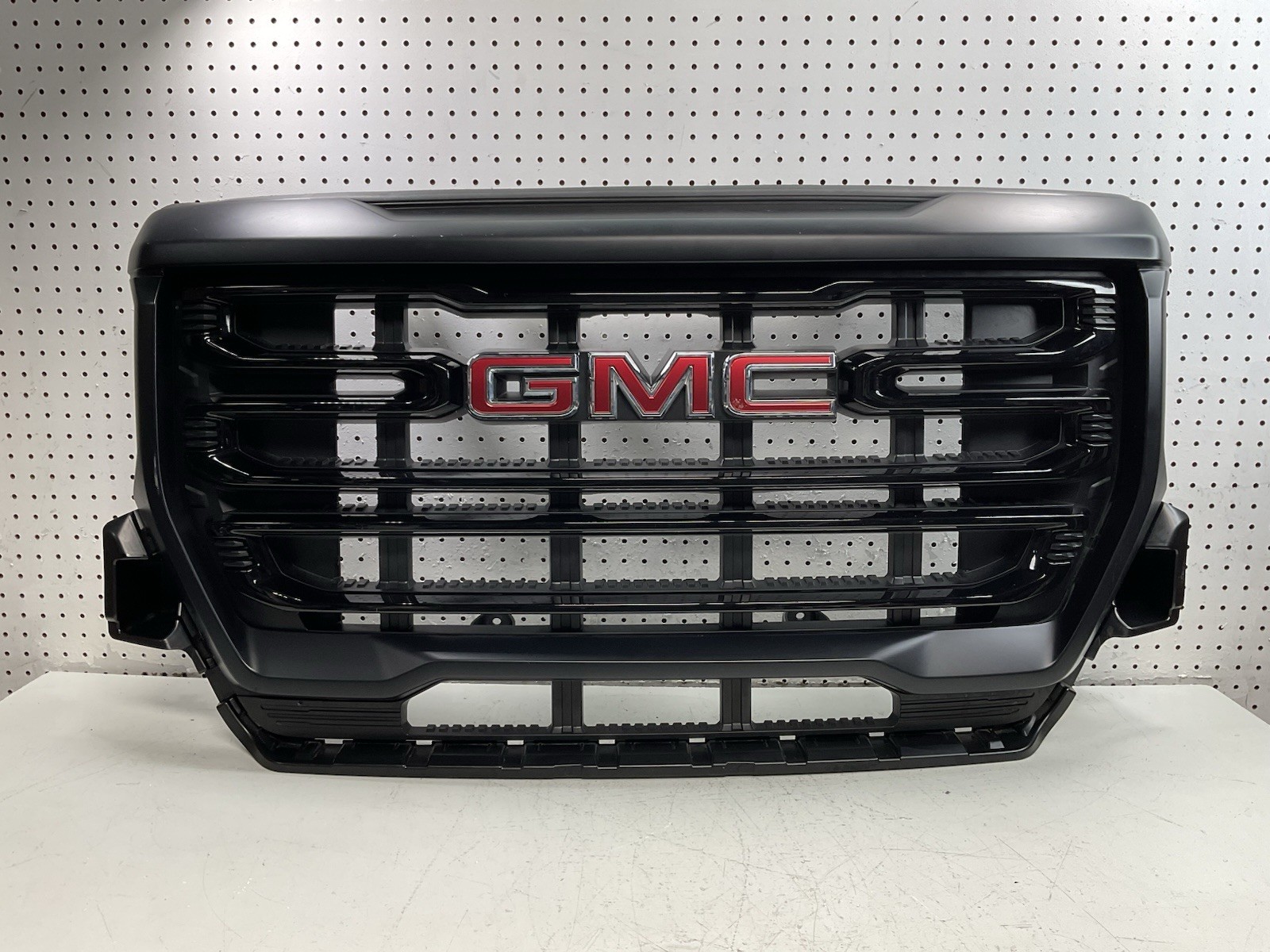 2021 2022 GMC CANYON AT4 FRONT GRILLE OEM REPAIRED