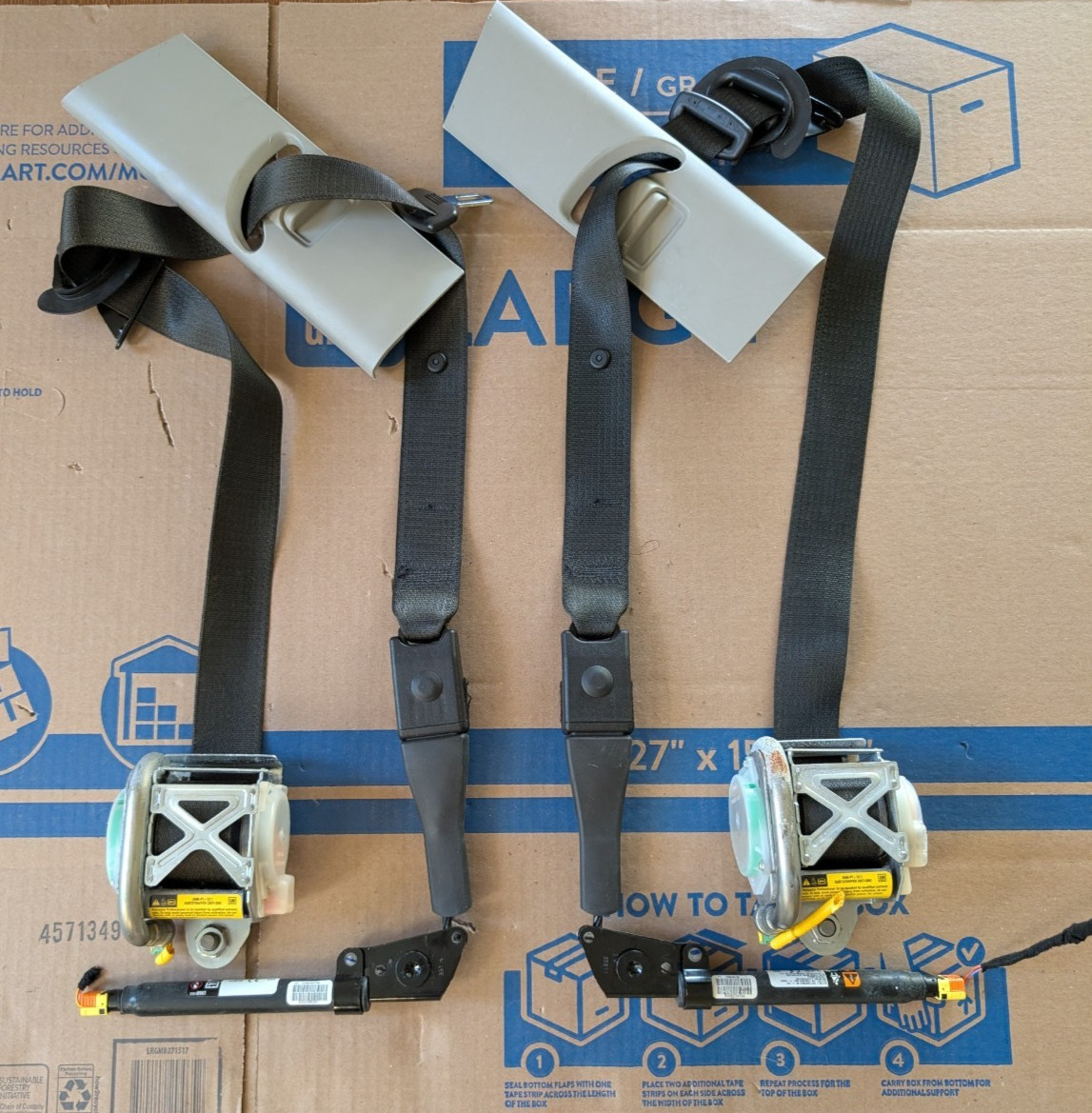 2013-2017 Buick Encore Front Left Driver + Right PAIR Seatbelts Retractors OEM