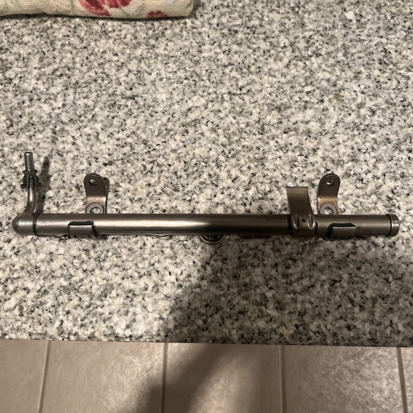03-05 Dodge Neon srt4 fuel rail OEM 03-05 Dodge Neon srt4 fuel rail OEM