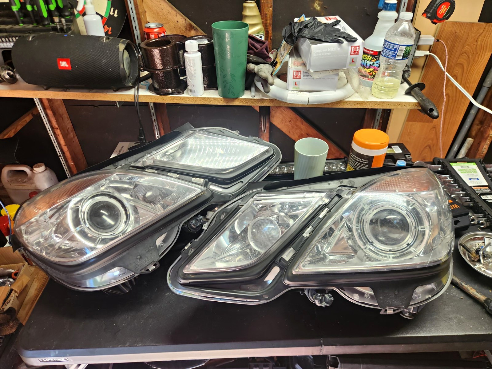 2010-2013 Mercedes E Class-(e350) Oem Headlight Halogen.. with bulbs