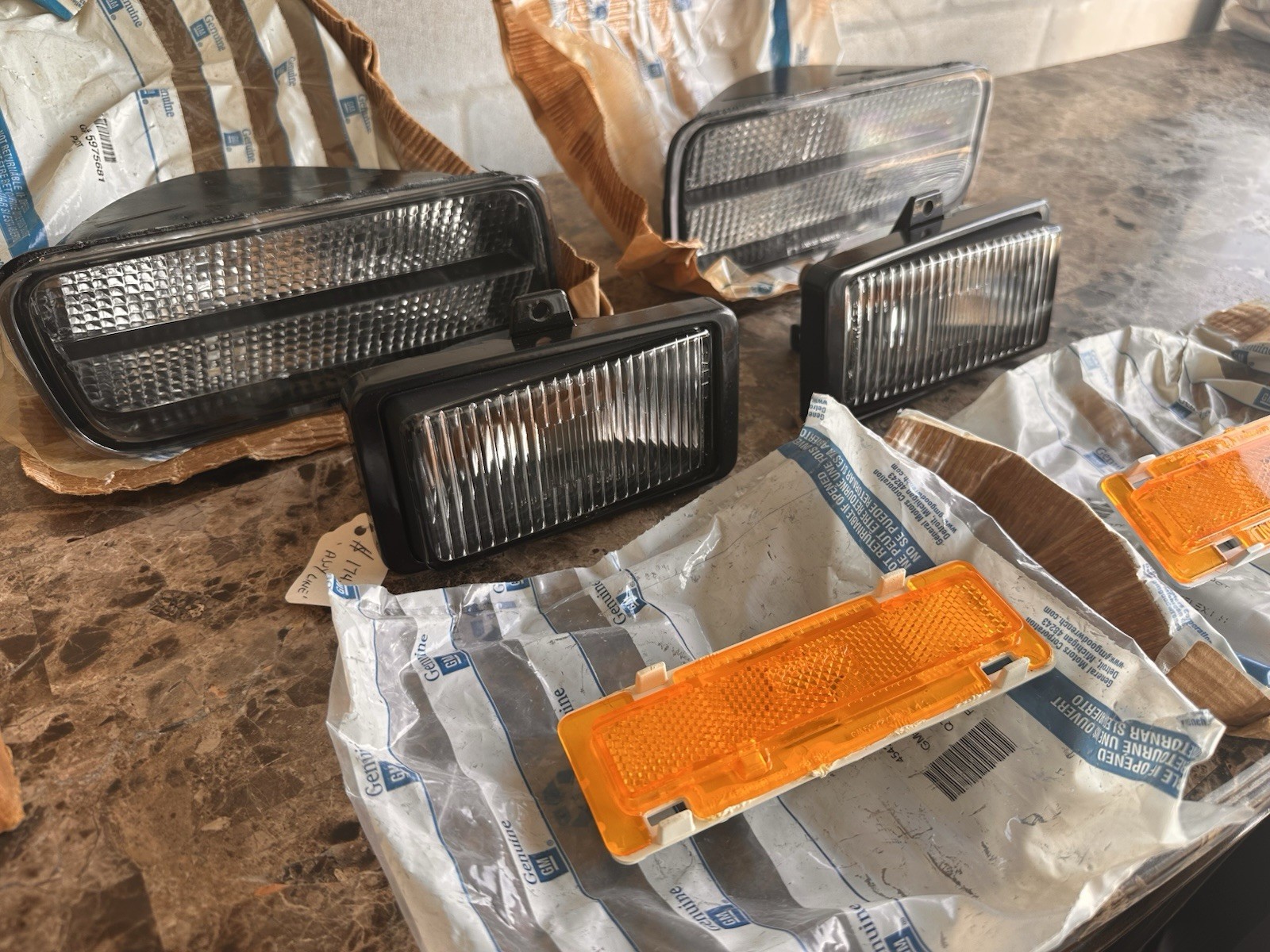 82-92 Camaro Oem Nos GM Fog Lights/ Turn Signals/ Side Markers & Halogen Vintage 82-92 Camaro Oem Nos GM Fog Lights/ Turn Signals/ Side Markers & Halogen Vintage
