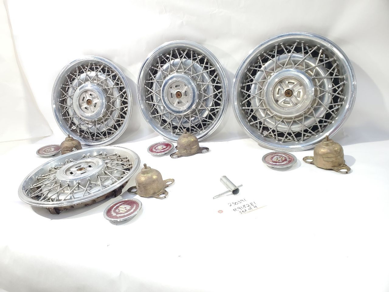 1988 1992 Cadillac Brougham OEM Set Of 4 Wheel Covers Minor Sun Cracks On 2
